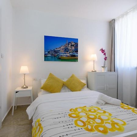 Studio & Apartments On The Beach By Aspentlv Tel Aviv Esterno foto