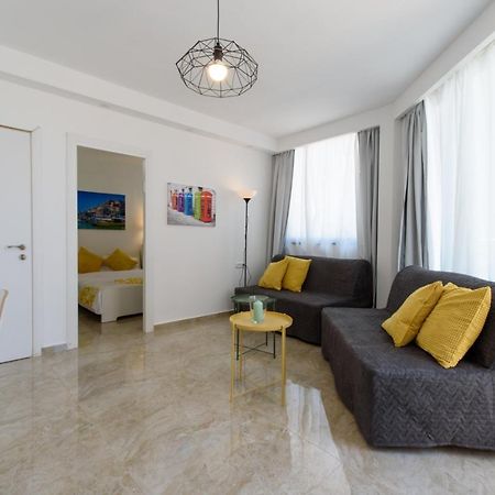 Studio & Apartments On The Beach By Aspentlv Tel Aviv Esterno foto