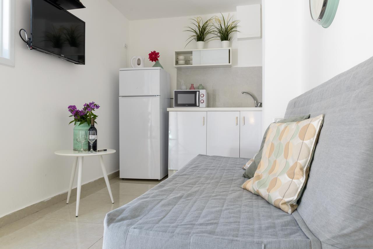 Studio & Apartments On The Beach By Aspentlv Tel Aviv Esterno foto