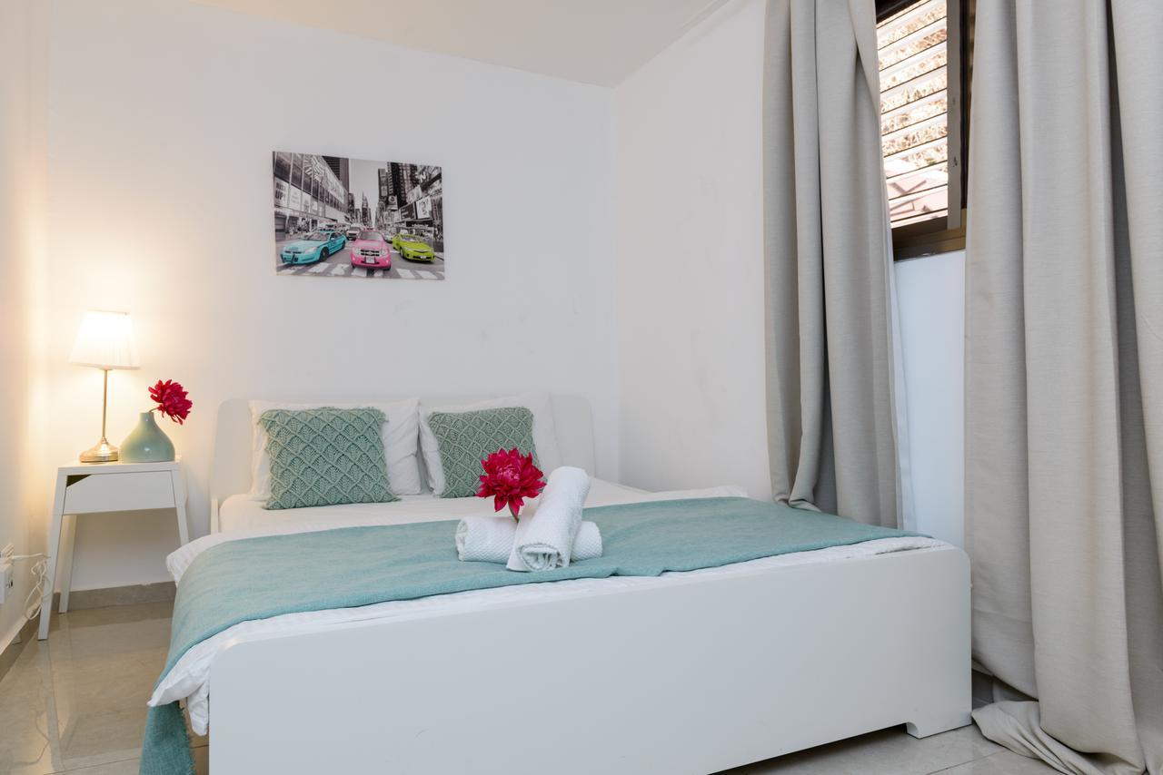 Studio & Apartments On The Beach By Aspentlv Tel Aviv Esterno foto