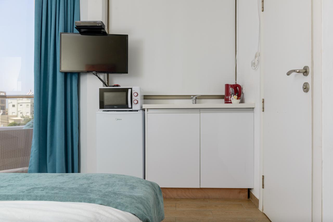 Studio & Apartments On The Beach By Aspentlv Tel Aviv Esterno foto