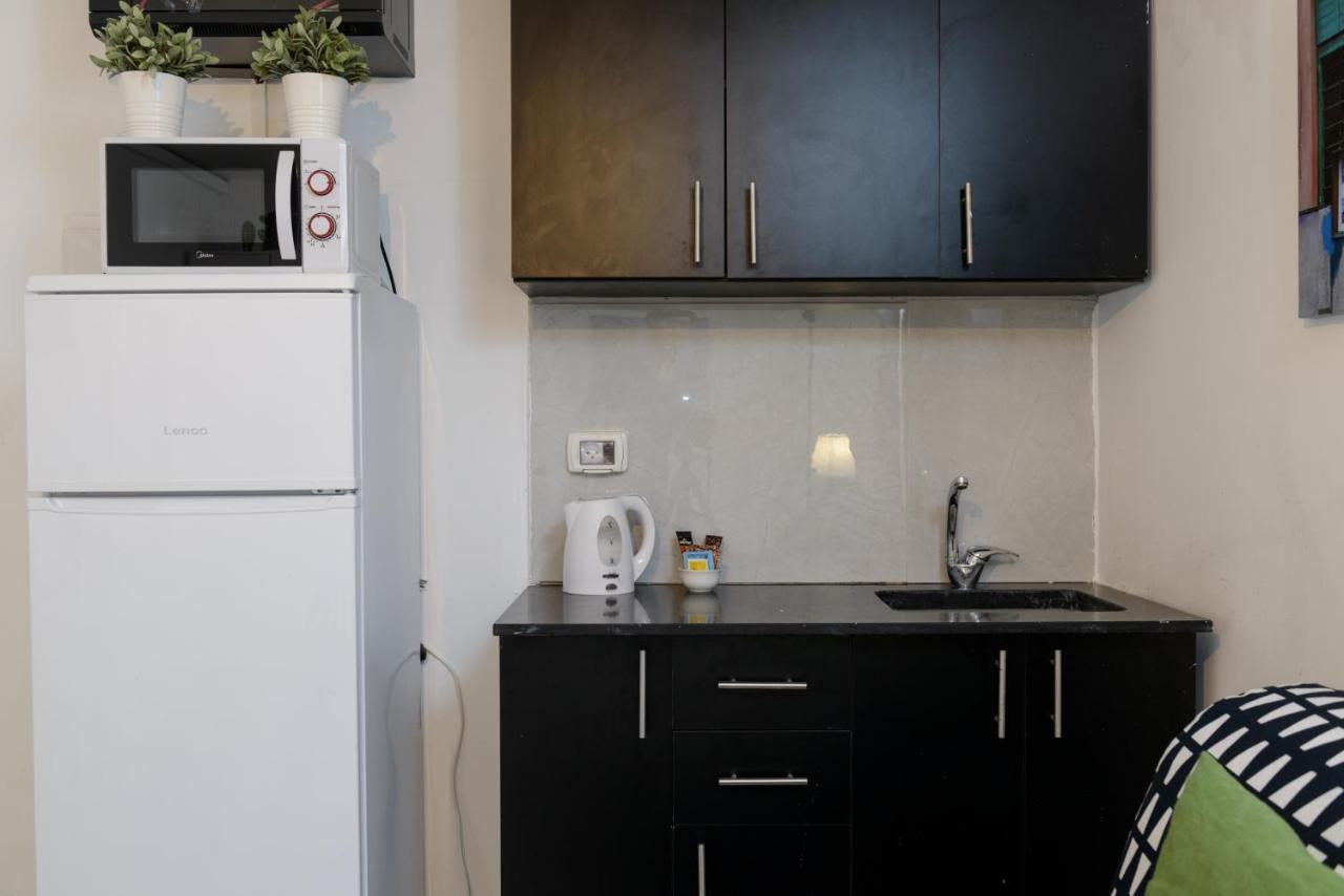 Studio & Apartments On The Beach By Aspentlv Tel Aviv Esterno foto