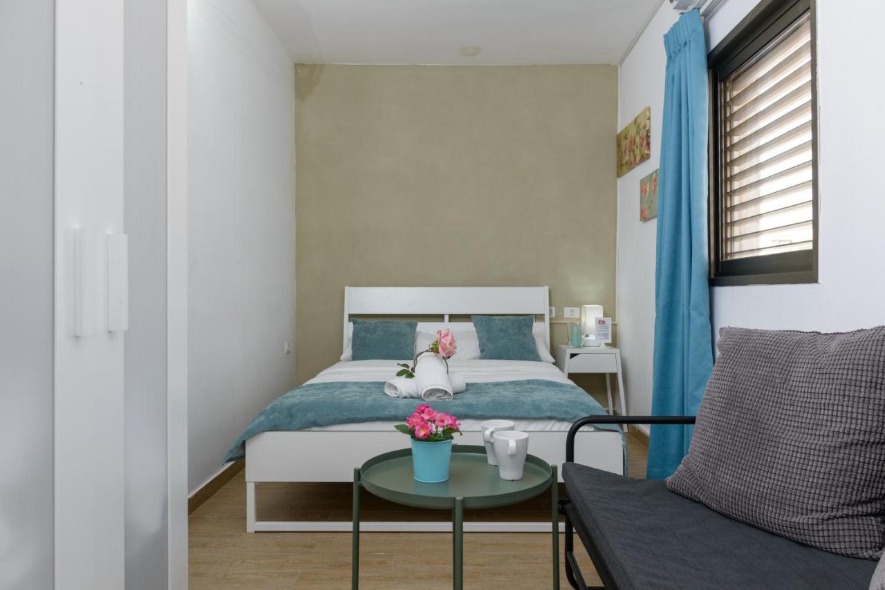 Studio & Apartments On The Beach By Aspentlv Tel Aviv Esterno foto