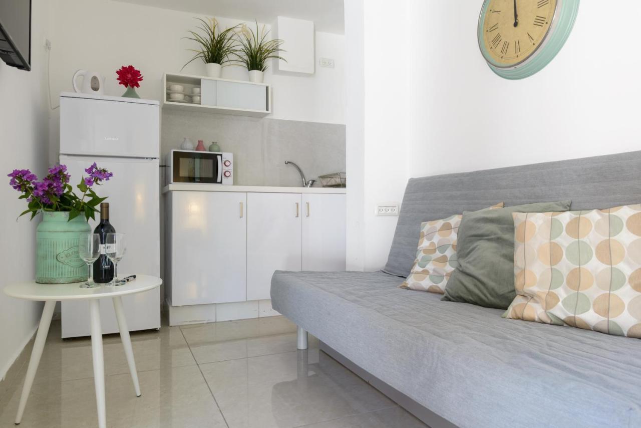 Studio & Apartments On The Beach By Aspentlv Tel Aviv Esterno foto