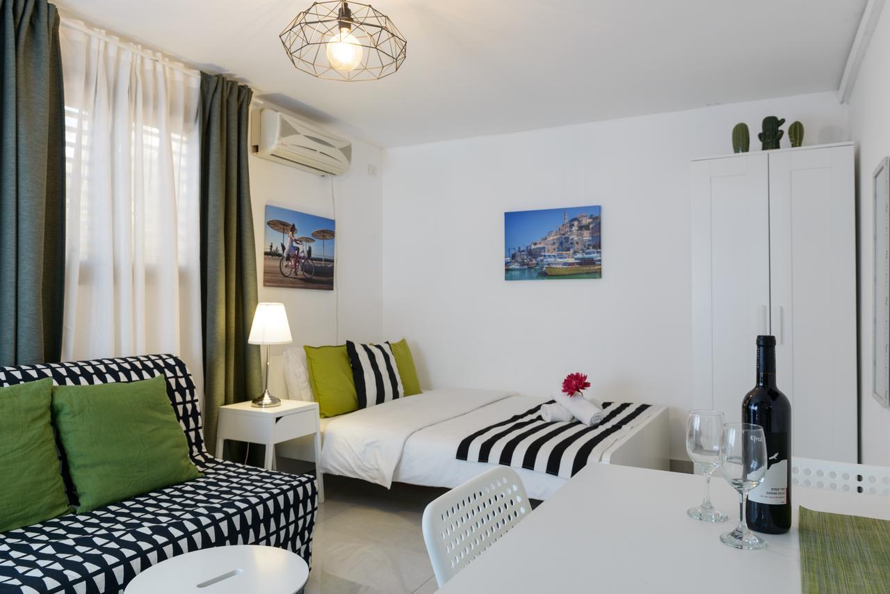 Studio & Apartments On The Beach By Aspentlv Tel Aviv Esterno foto
