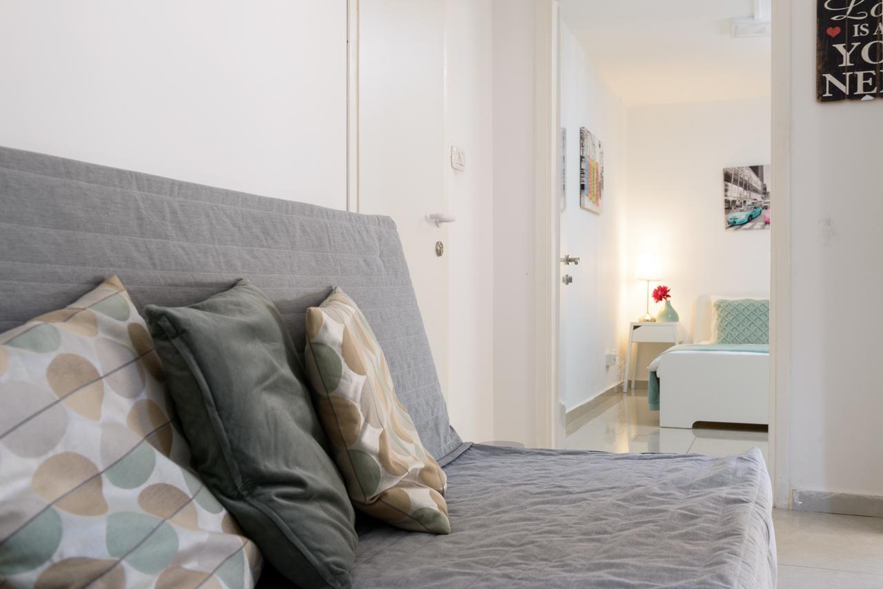 Studio & Apartments On The Beach By Aspentlv Tel Aviv Esterno foto