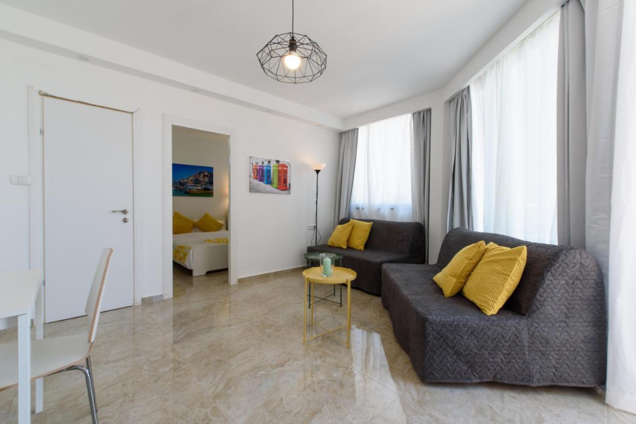 Studio & Apartments On The Beach By Aspentlv Tel Aviv Esterno foto